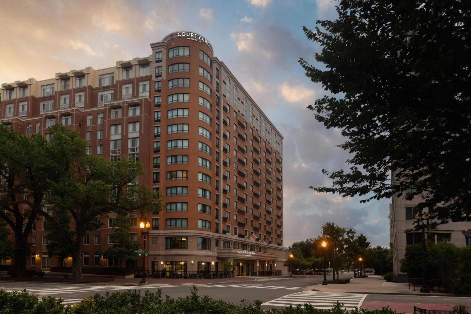 Courtyard By Marriott Washington Capitol Hill/Navy Yard Hotell Exteriör bild
